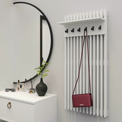 Изображение товара Белая настенная вешалка для одежды с рейками и полкой