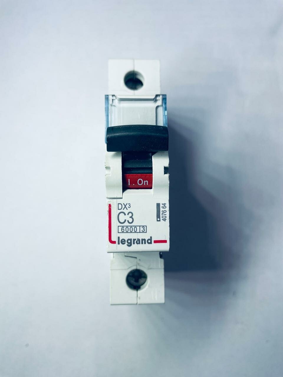 Автоматический выключатель Legrand DX3 407664 монтаж на DIN рейку