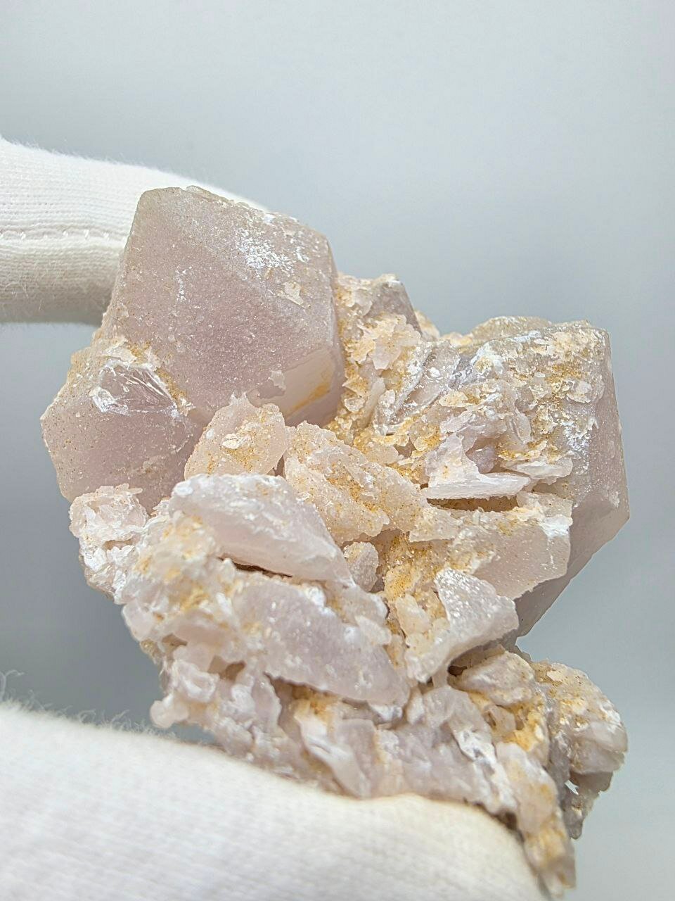 Друза кварца 74 мм, 121 г.