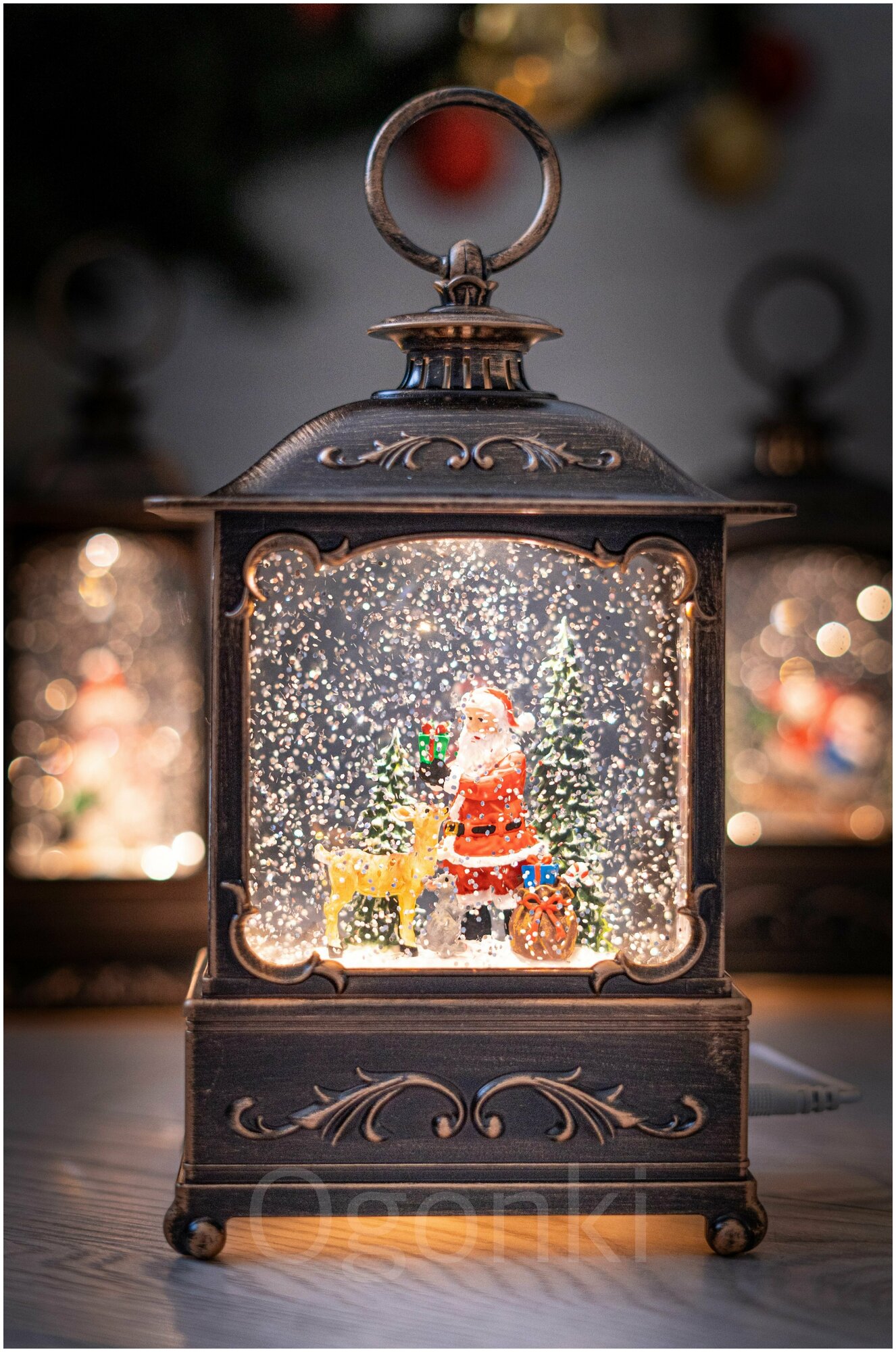 Фонарь музыкальный светильник новогодний со снегом с подсветкой музыкой "Санта с оленем" праздничный декор 27 см