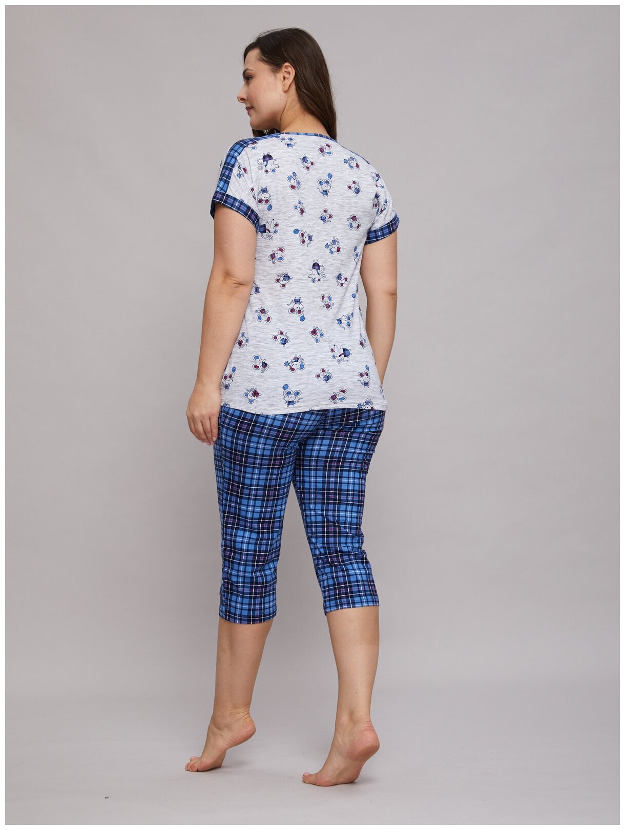 Пижама домашняя женская Алтекс с футболкой и бриджами голубая, размер 54 - фотография № 5