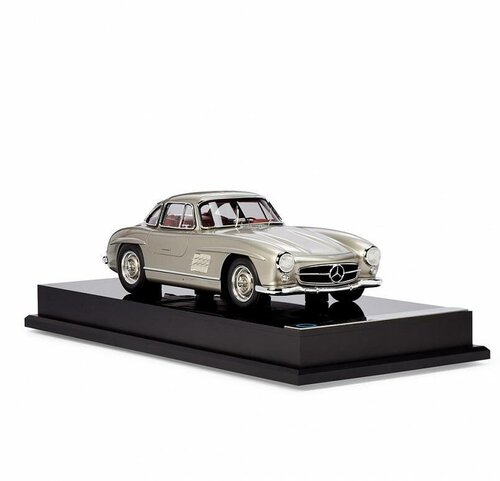 Mercedes Benz 300SL Модель автомобиля 1:18