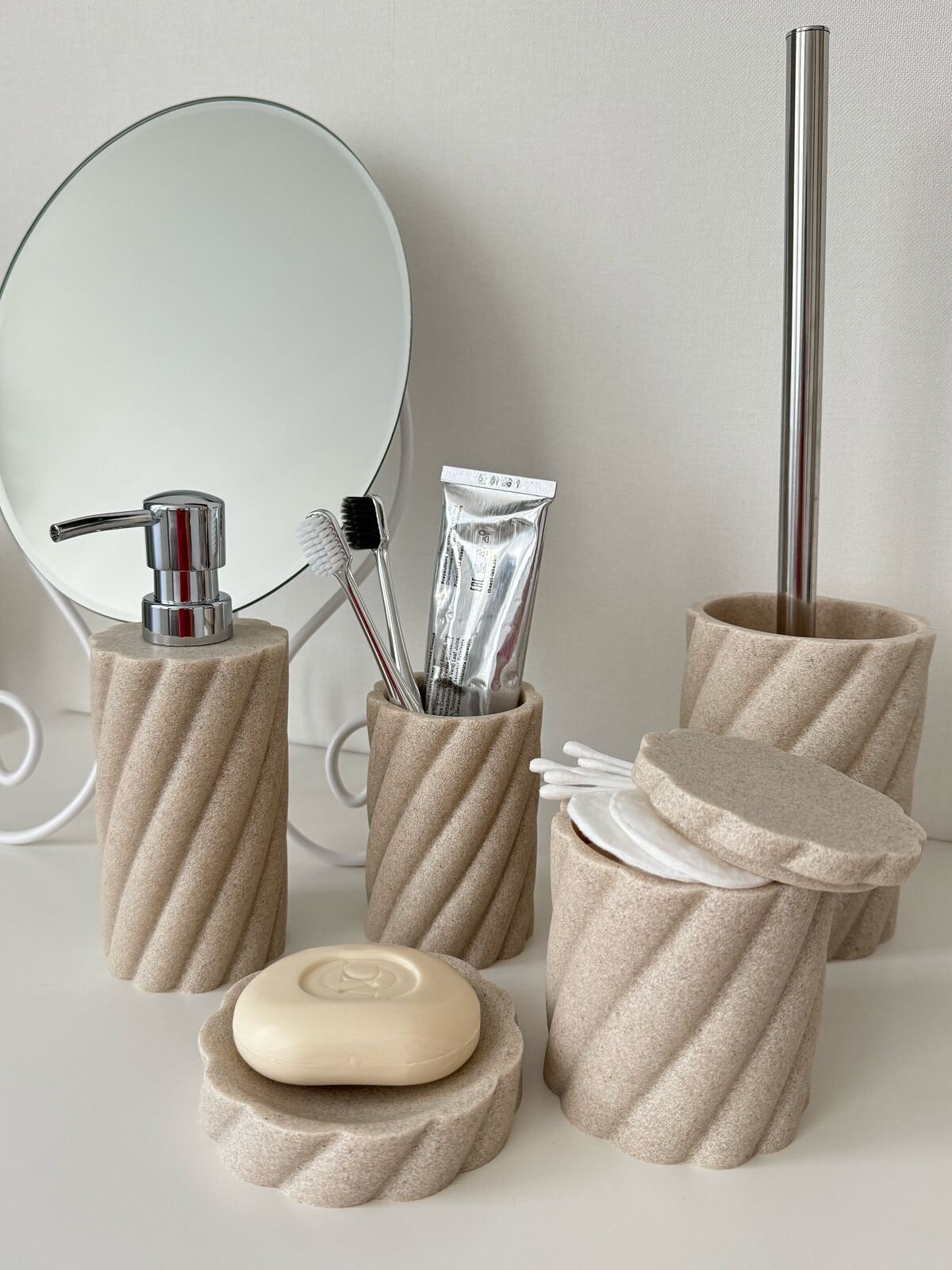 Набор аксессуаров для ванной комнаты, 5 предметов, бежевый с ершиком