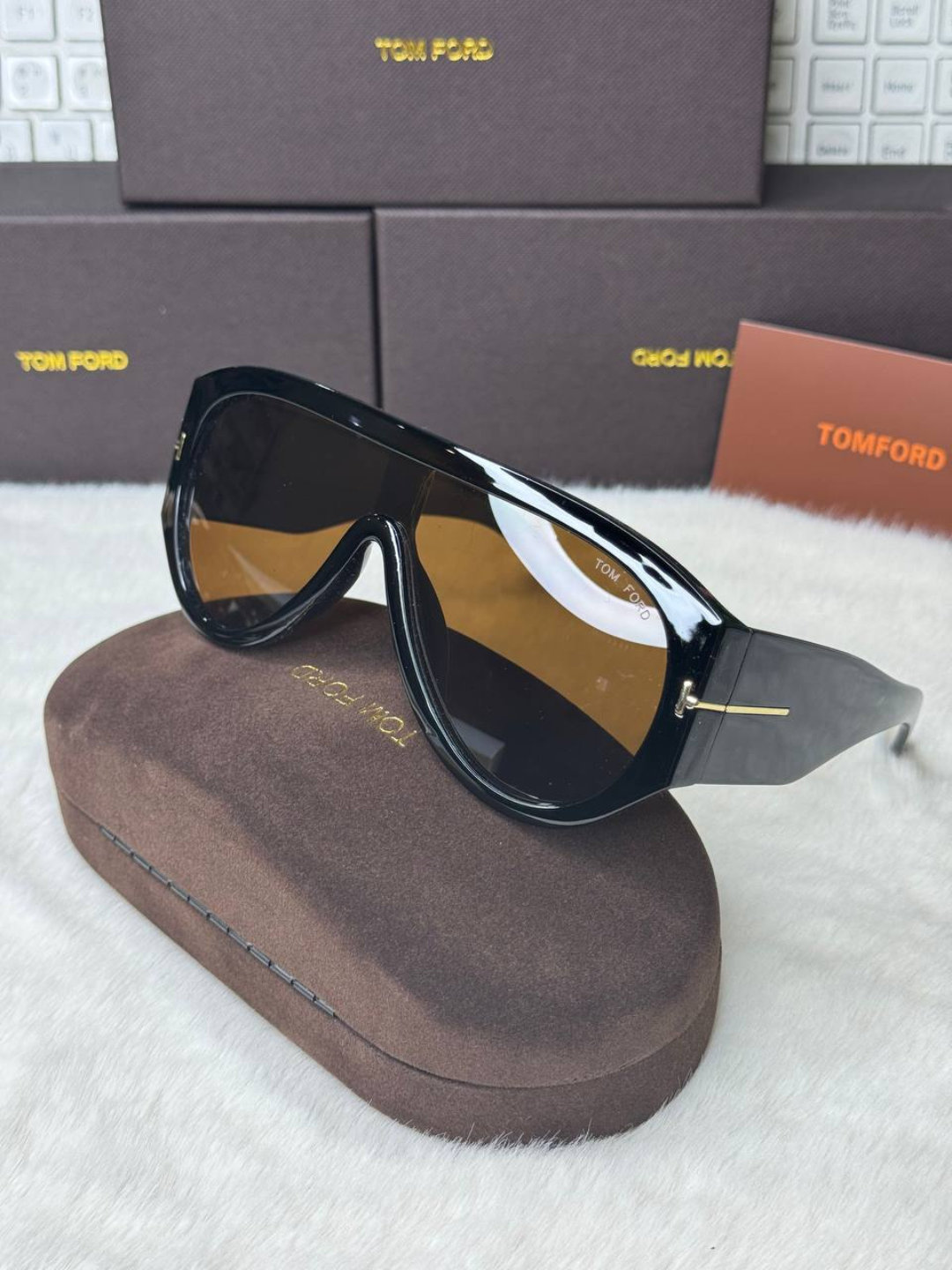 Солнцезащитные очки Tom Ford, темно-коричневый — фото 1