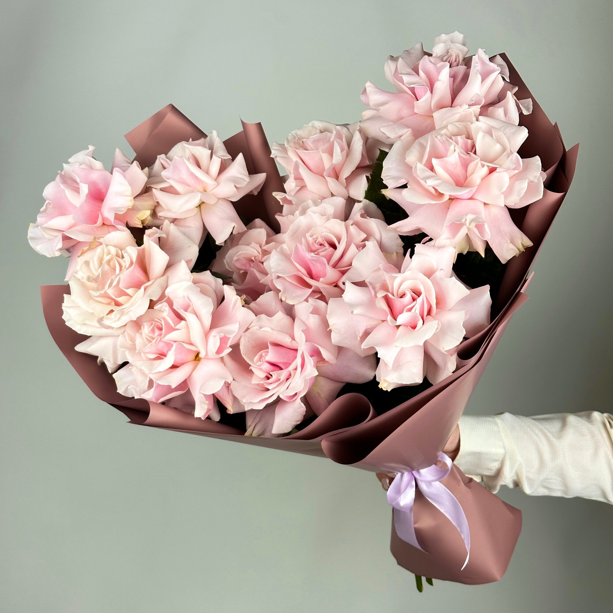 Букет цветов из 11 розовых французских роз Флер