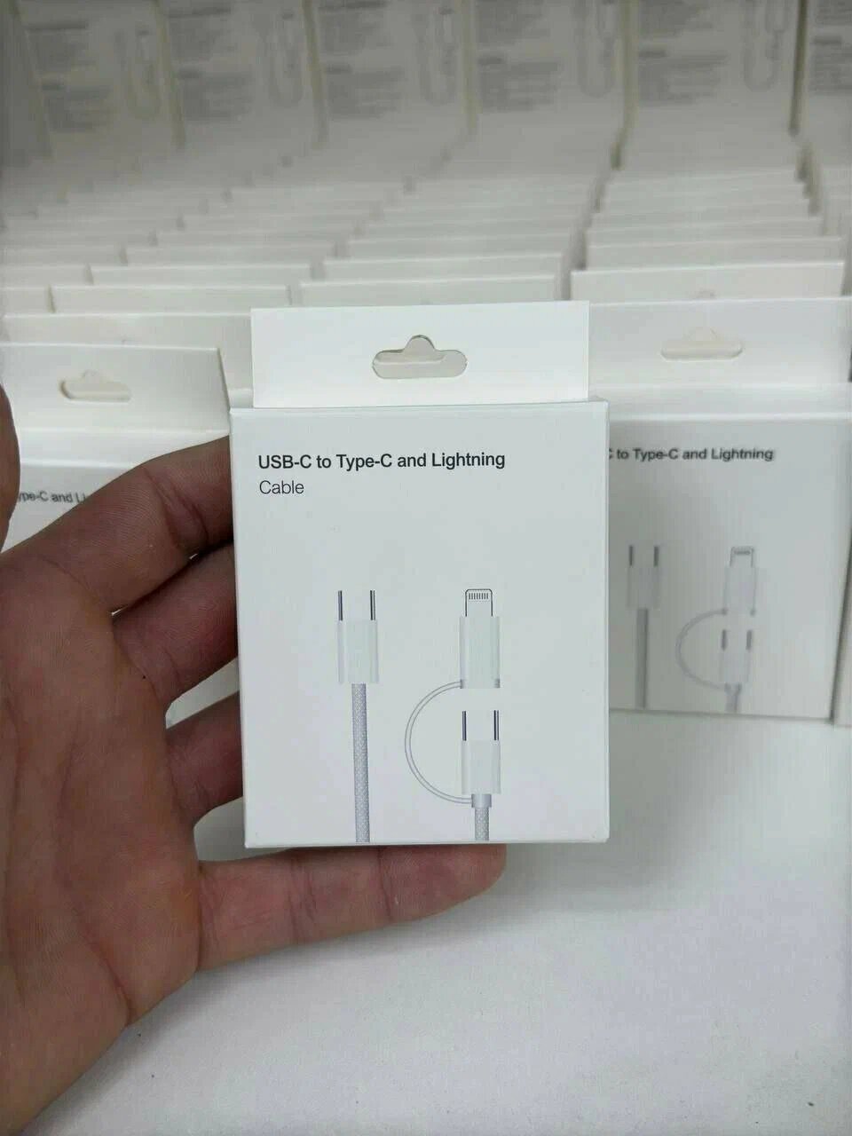 Кабель USB-C to Lightning для быстрой зарядки и передачи данных iPhone и iPad