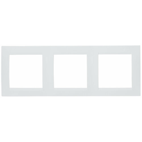 Рамка декоративная для розеток и выключателей Simon 15, 3 поста, белая