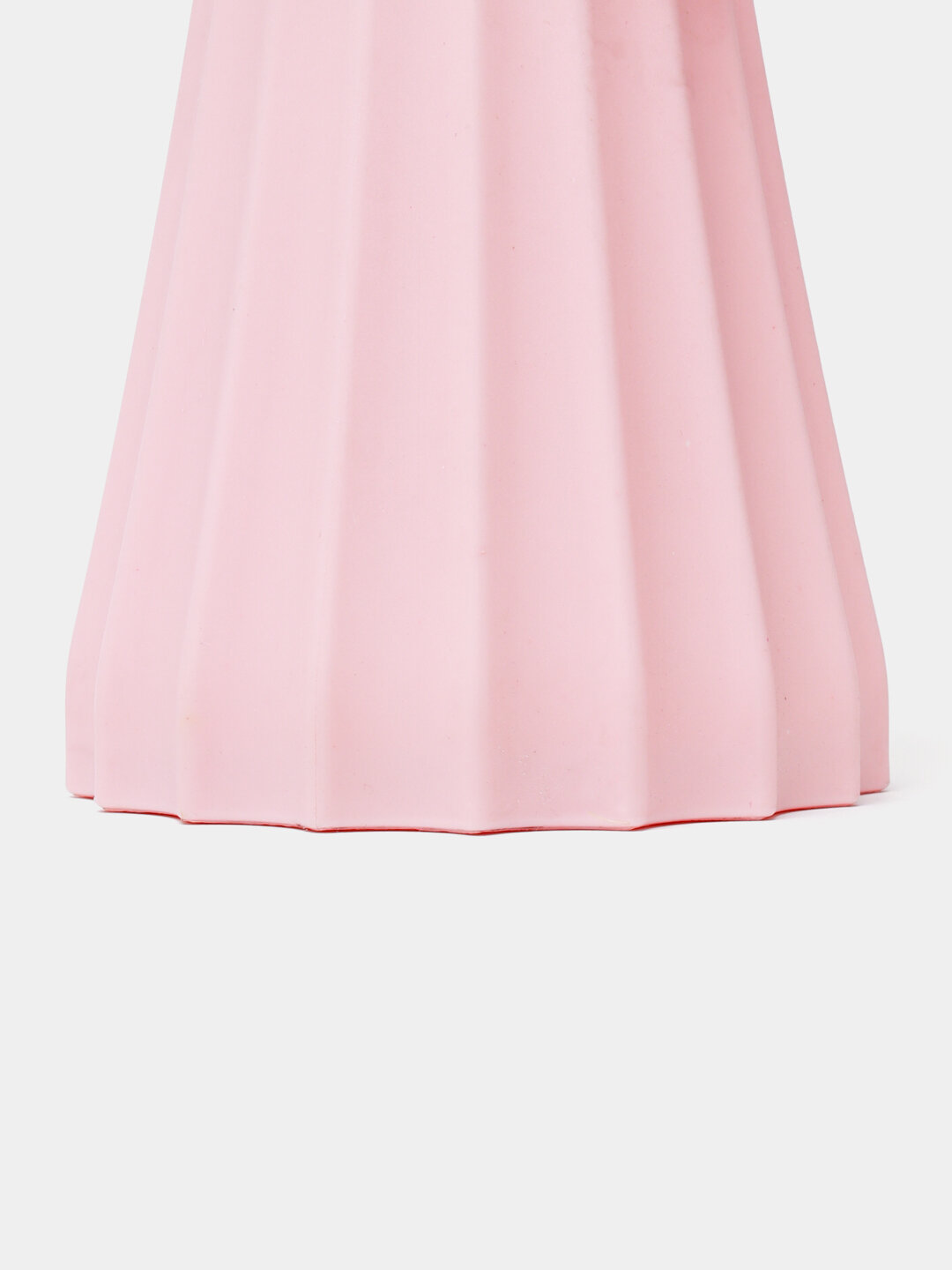 Ваза пластмассовая для цветов декор высота 20см идеальна для офисов и дома. — фото 1