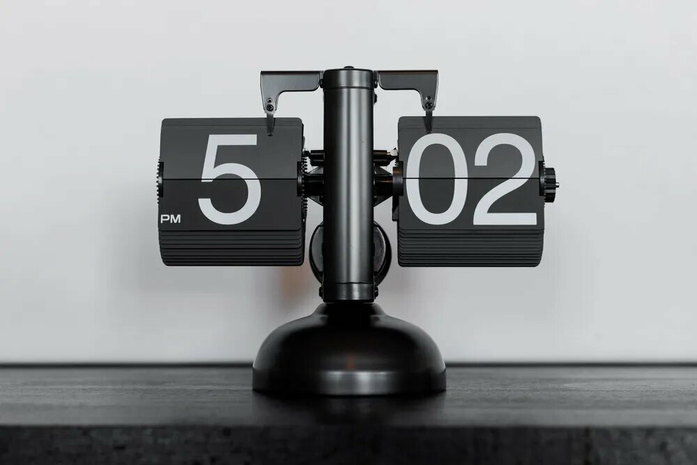 AIR-FLIP Настольные часы Механические