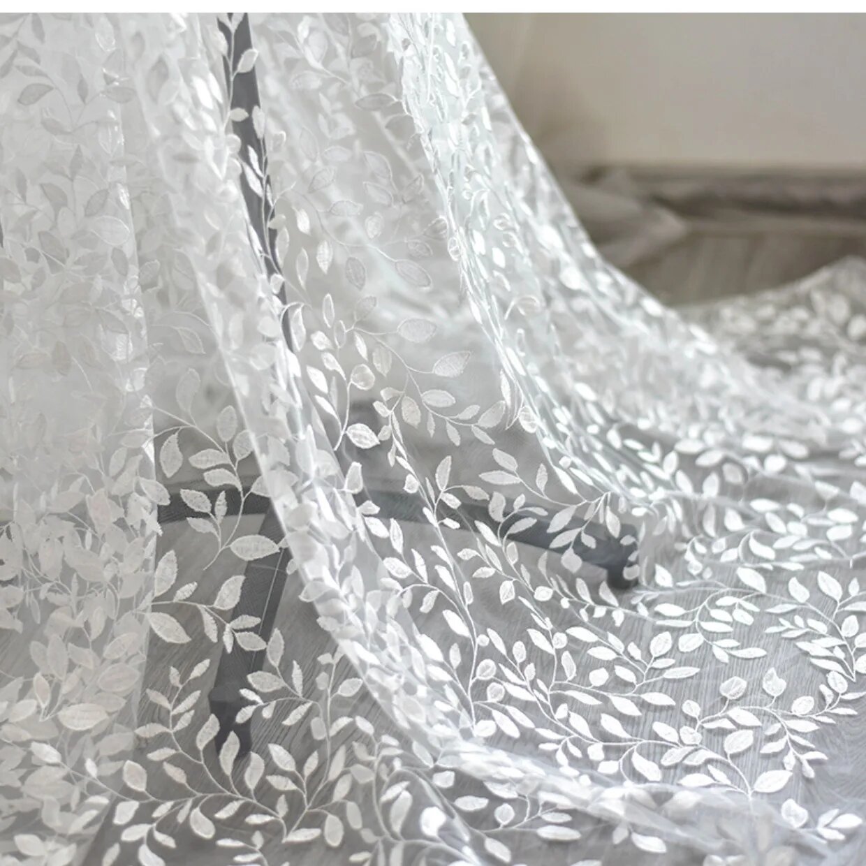 Кружевное полотно из полиэстера белого цвета 130см Off White 1 Meter price