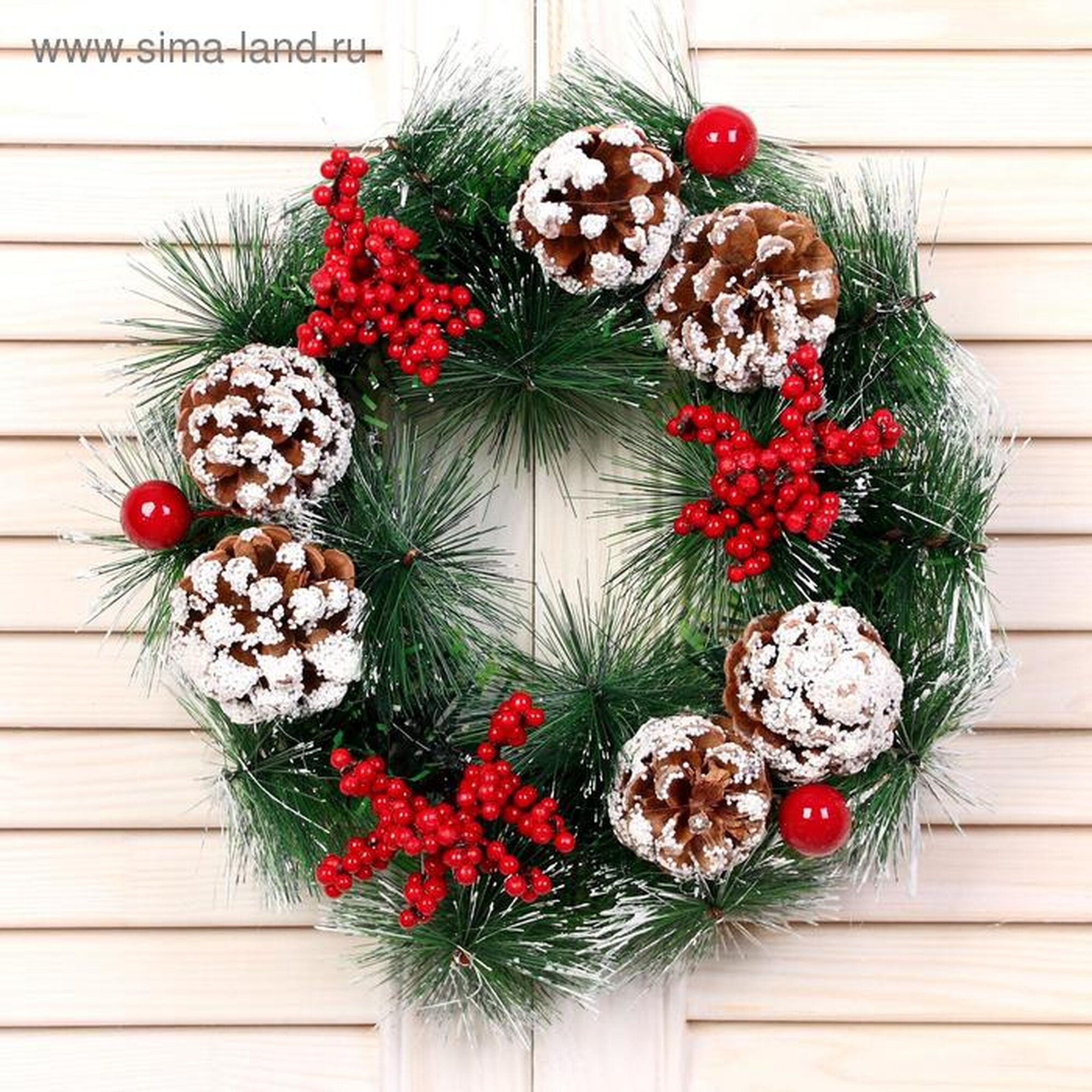 Новогодний венок d-25 см «Зимнее волшебство. Снежные шишки и ягодки» на дверь на стену