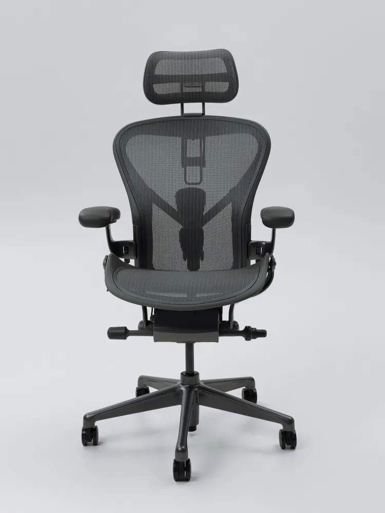 Кресло Herman Miller Aeron Carbon / Nylon, размер B