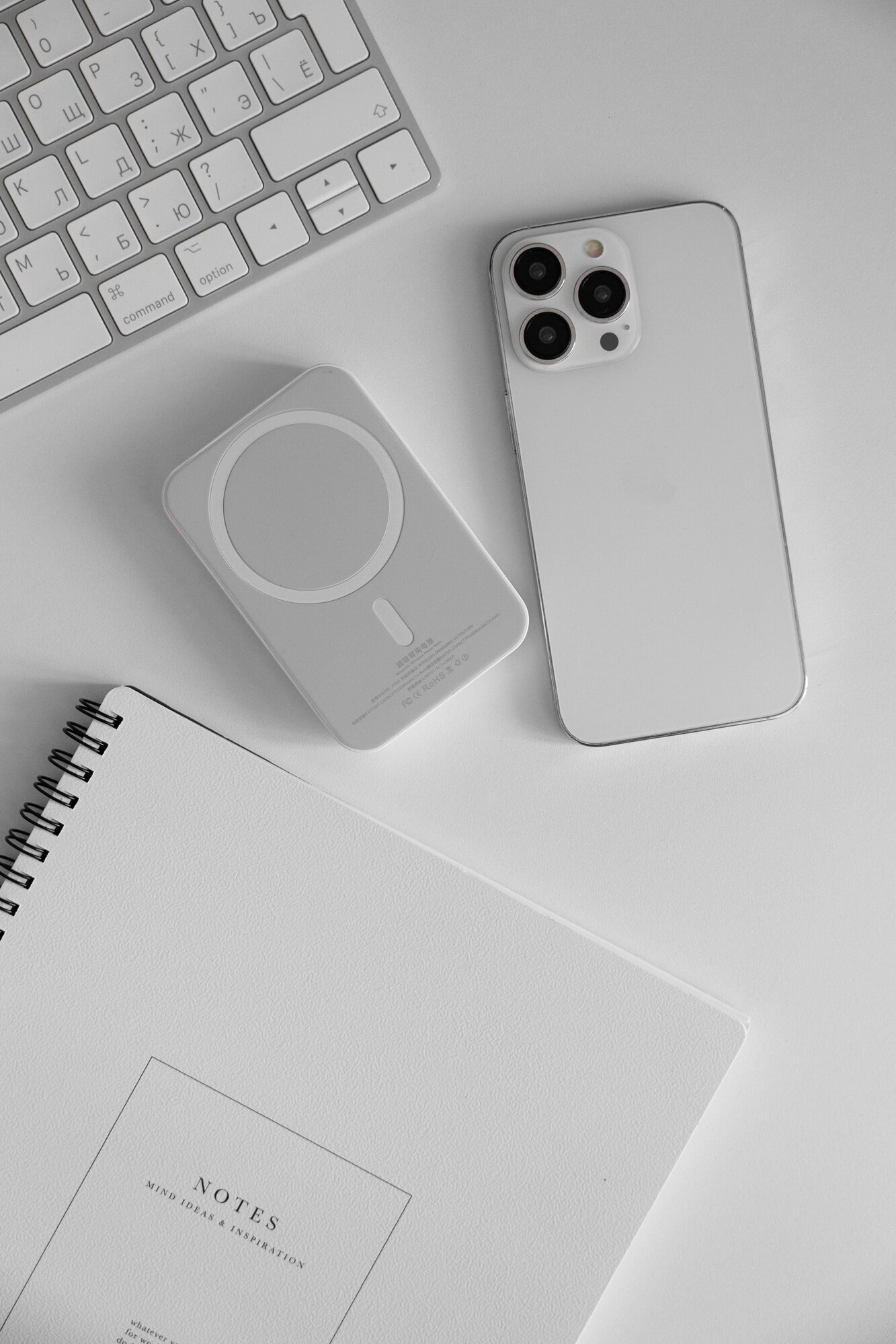 Внешний АКБ MagSafe повер банк Pack 5000 mAh, 3А, Qi 15W, магнитный, Li-Pol (белый)