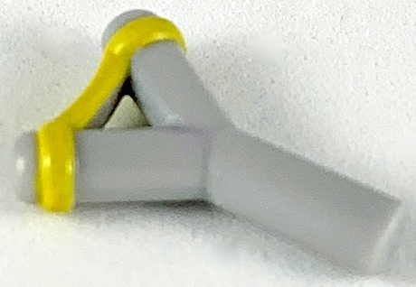 Minifigure, Weapon Slingshot with Yellow Band Pattern, 19900pb02 Light Bluish Gray U