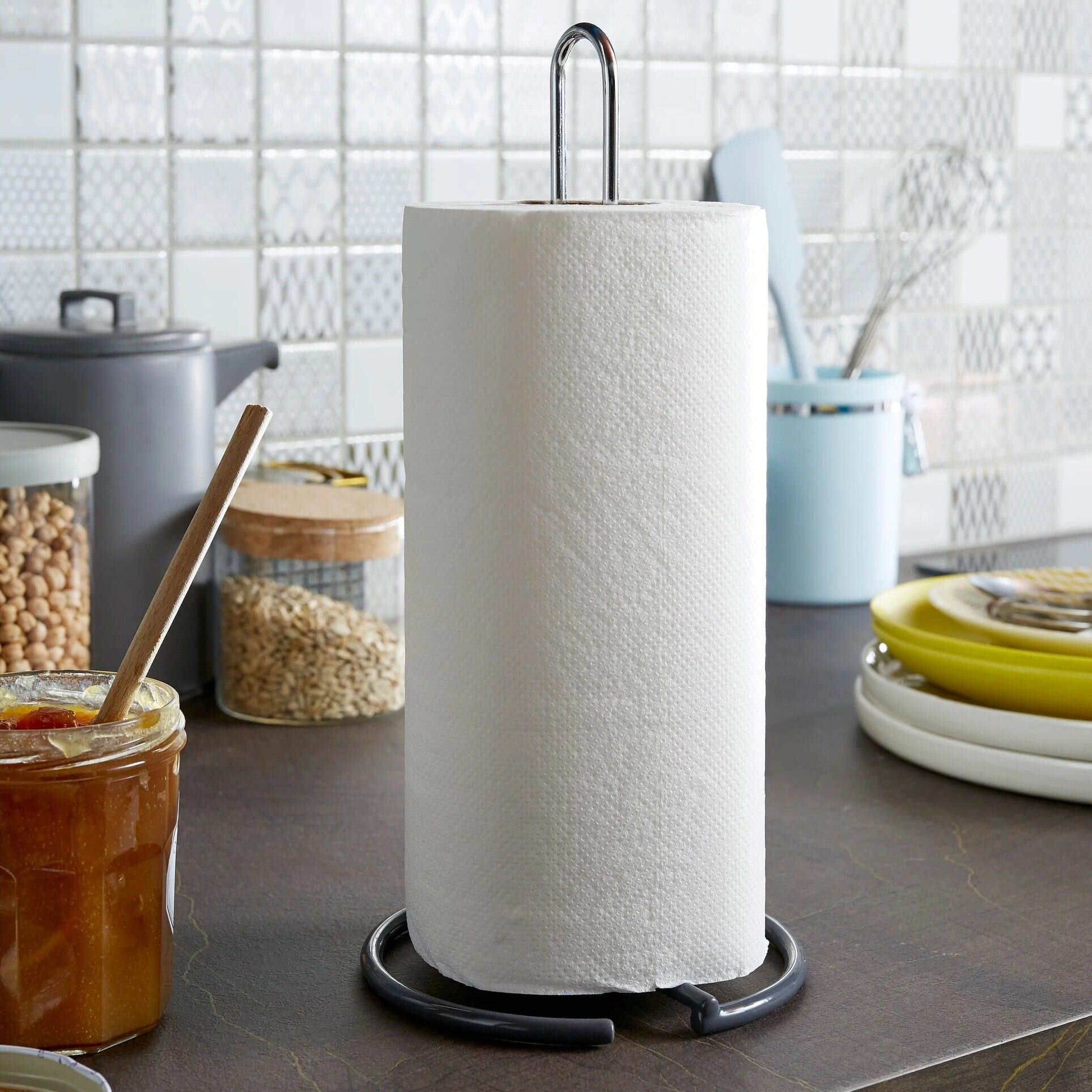 Держатель бумажного полотенца 13.8x29 см сатинированная сталь. Держатель обеспечивает удобный доступ к бумажным полотенцам. Легко впишется в любой интерьер и станет его украшением.