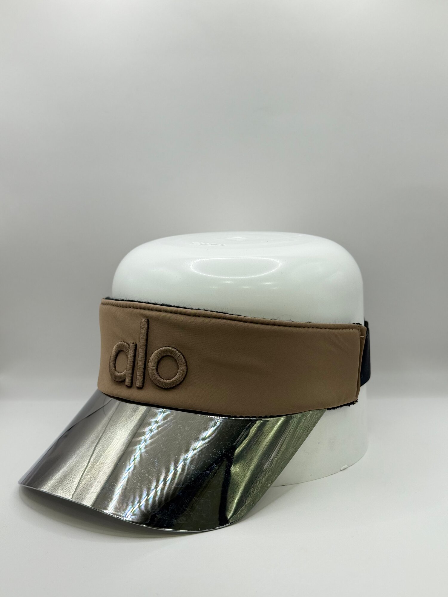 Кепка Alo козырек для женщин, размер 58 ( универсальный ), коричневый/бежевый — фото 1