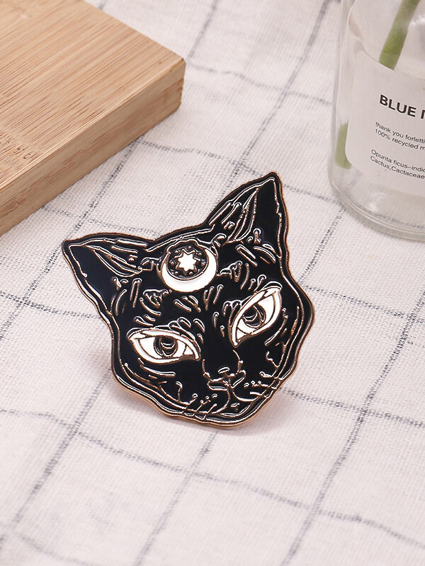 Значок Bag&You металлический с безопасной застежкой "Магический Кот" — фото 1