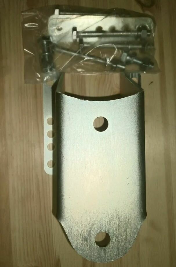 Кронштейн для крепления запасного колеса R 13