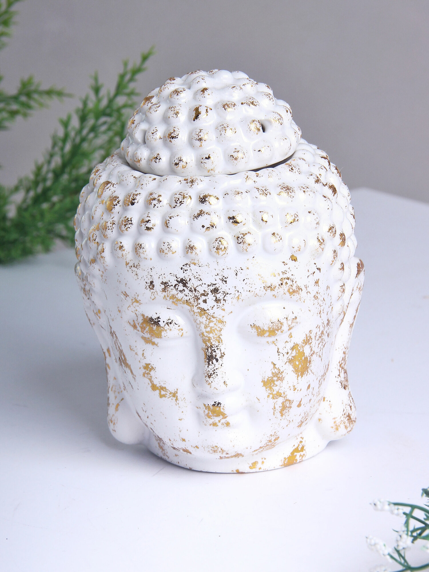 Аромалампа Будда 14 см белая с золотом