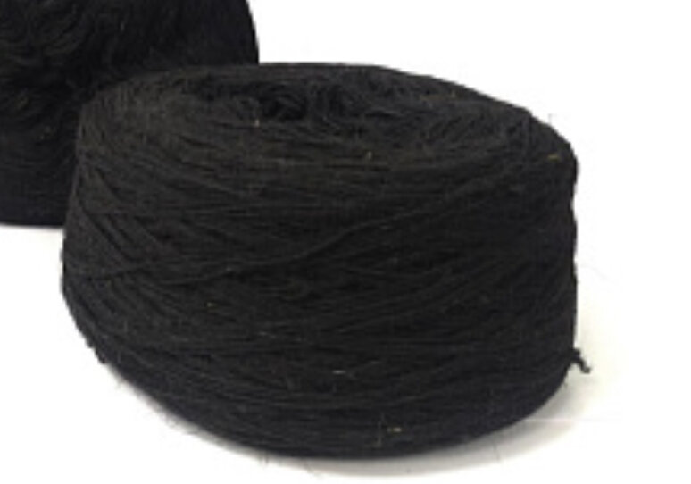 Пряжа таблетка овечья шерсть 100% ; 240гр-1400м( черный)