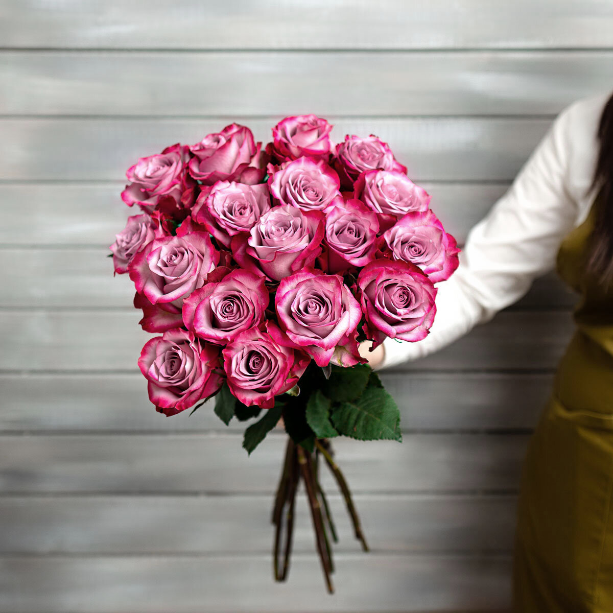 Монобукет Букет Маркет Эквадор высота 60см 17штук фиолетовые розы