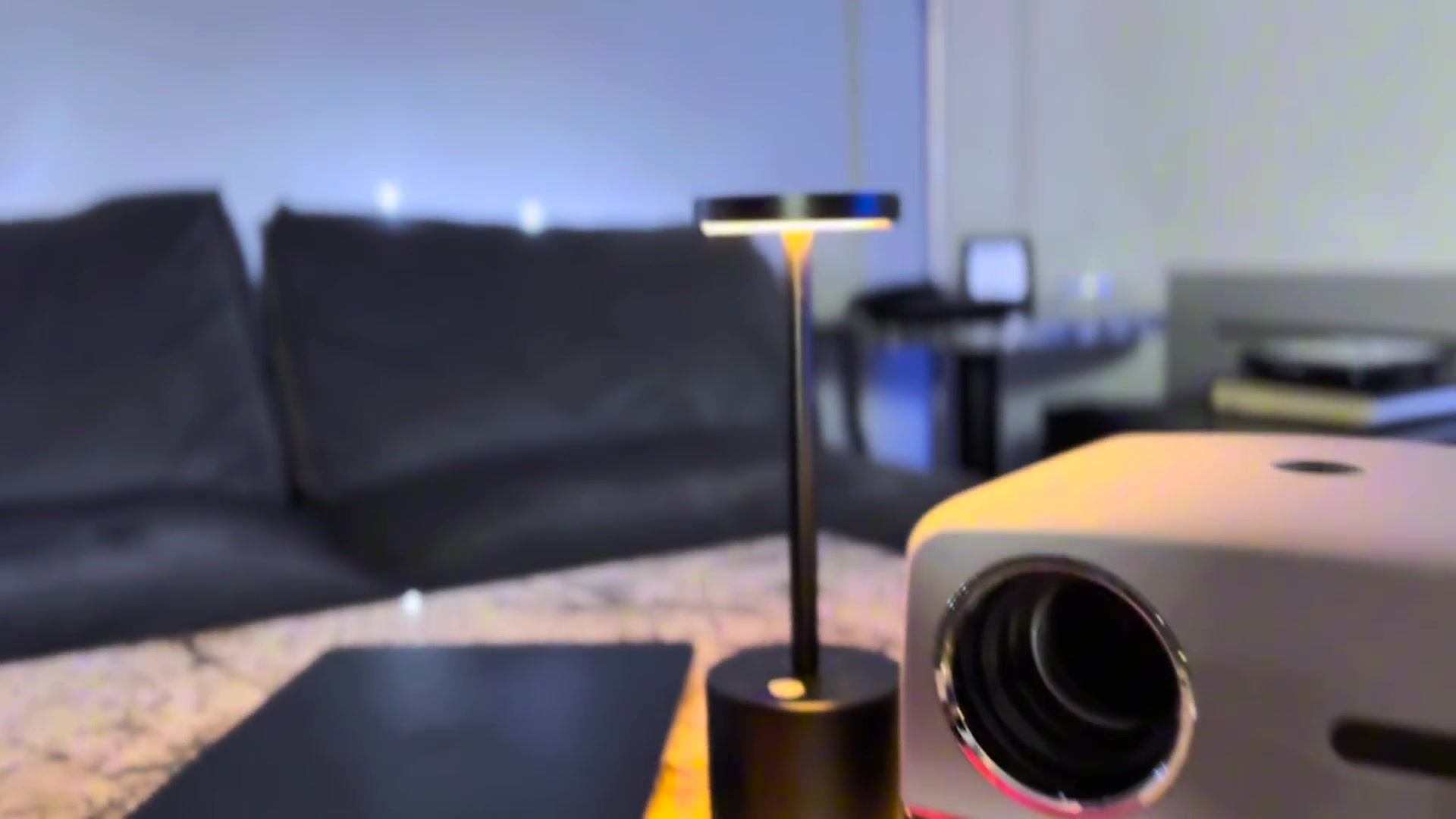 Проектор QUORO A8 с поддержкой 4K, портативный, Wi-Fi, Android, для дома и дачи — фото 1