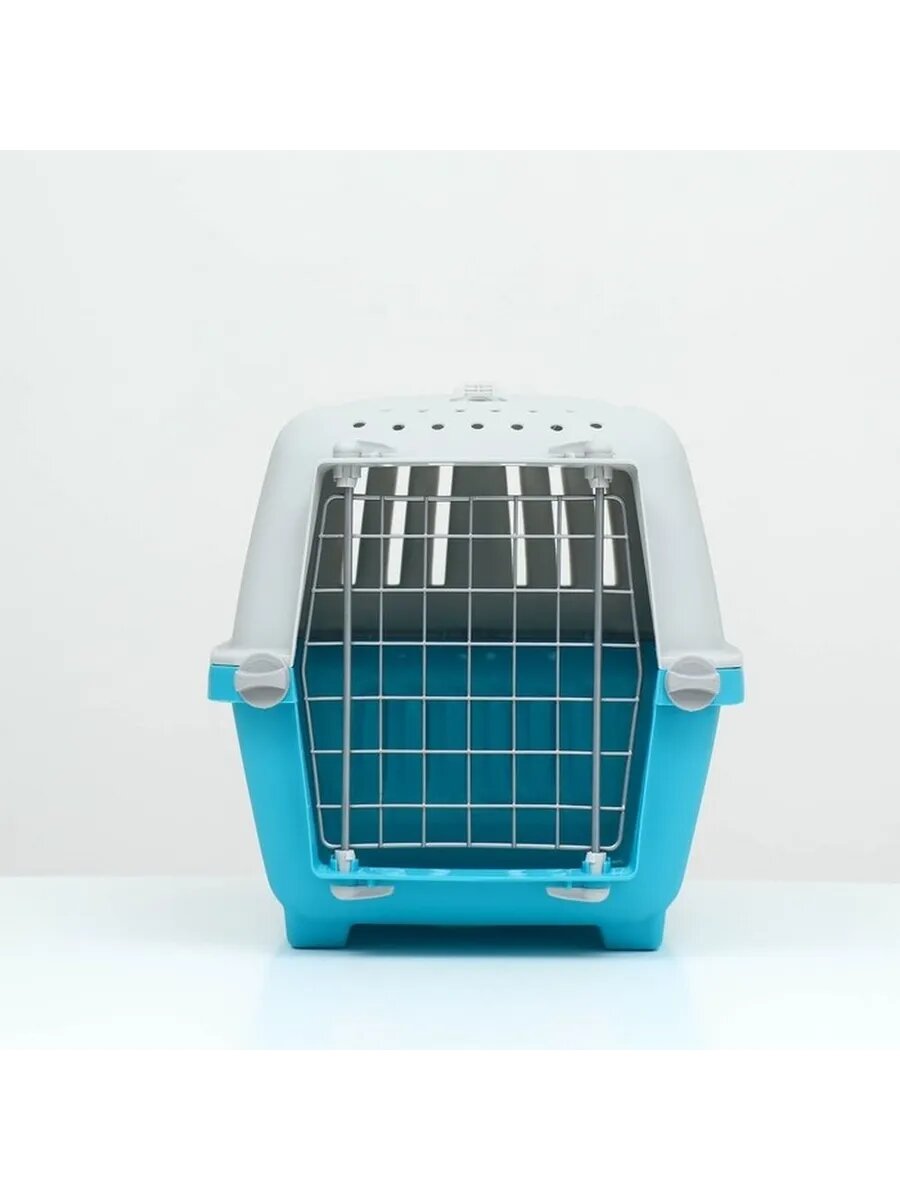 Удобная пластиковая переноска для животных