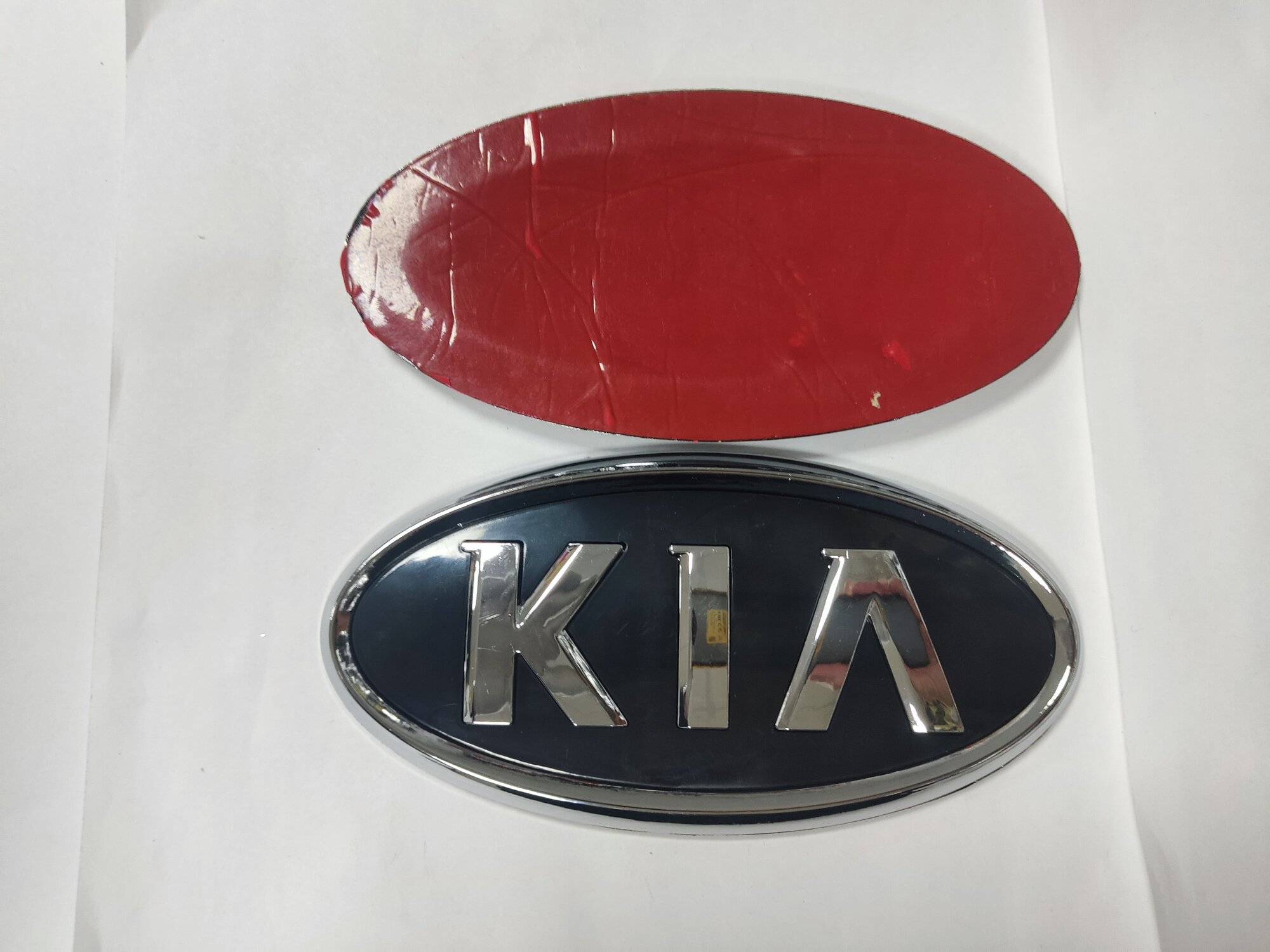 Эмблема KIA 75 x 150мм, пластик, самоклеящаяся, углепластик, двусторонний скотч