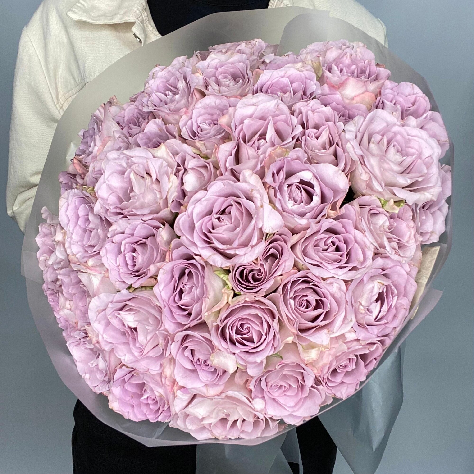 Сиреневые розы