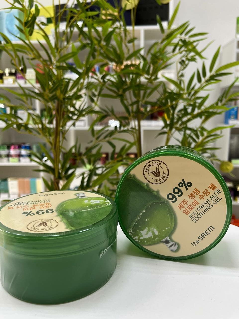 The Saem Гель для тела Jeju Fresh Aloe Soothing Gel 99%, 300 мл — фото 1