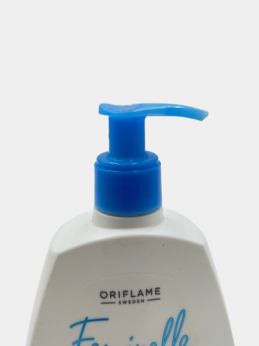 Гель для интимной гигиены Oriflame Feminelle с молочной кислотой и экстрактами, 300 мл — фото 1