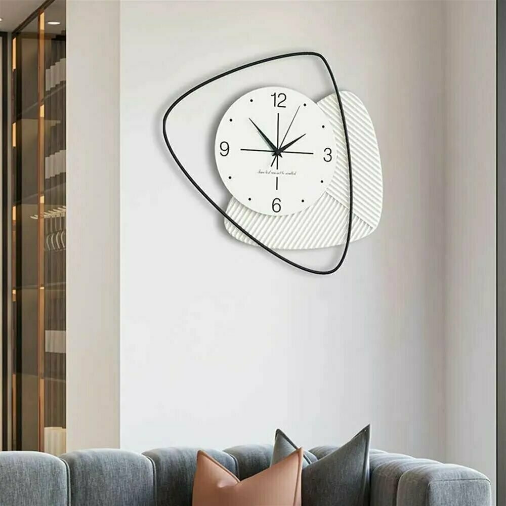 Настенные часы 49 см х 52 см