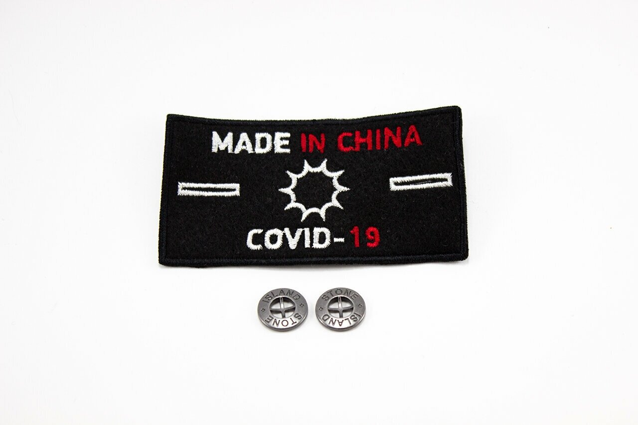 Патч COVID-19 MADE IN CHINA + 2 пуговицы