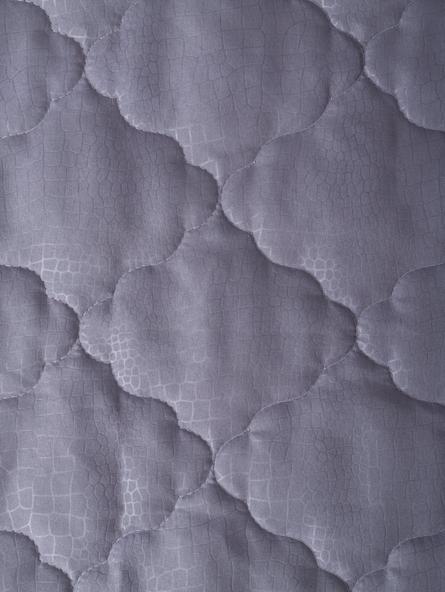Одеяло стеганое 1,5 спальное 140х205, облегченное, в чехле из полисатина - фотография № 11