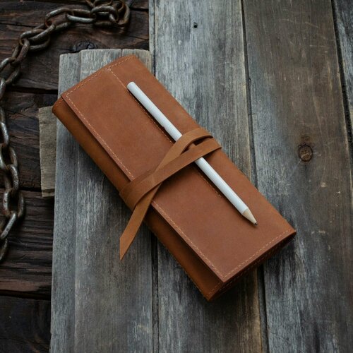 Изображение товара Пенал - скрутка для карандашей из натуральной кожи для творческих людей.