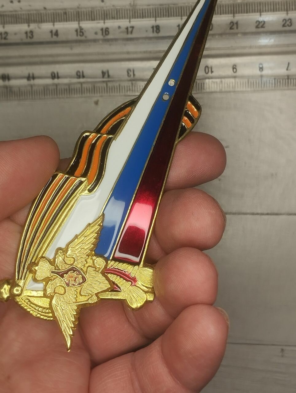 Уголок (околыш) орел со скипетром и державой Триколор РФ большой легкий (алюминий)