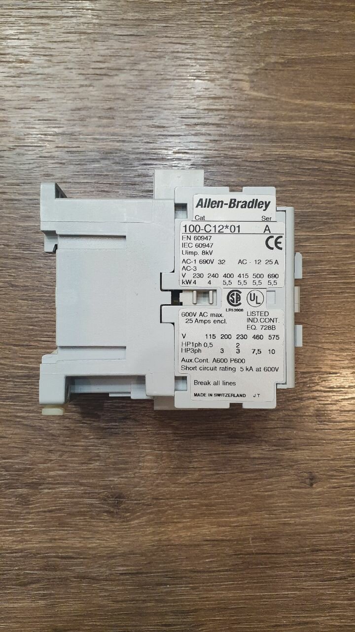 Контактор Allen-Bradley 100-C12*, 3 полюса, 1 нормально-разомкнутый контакт