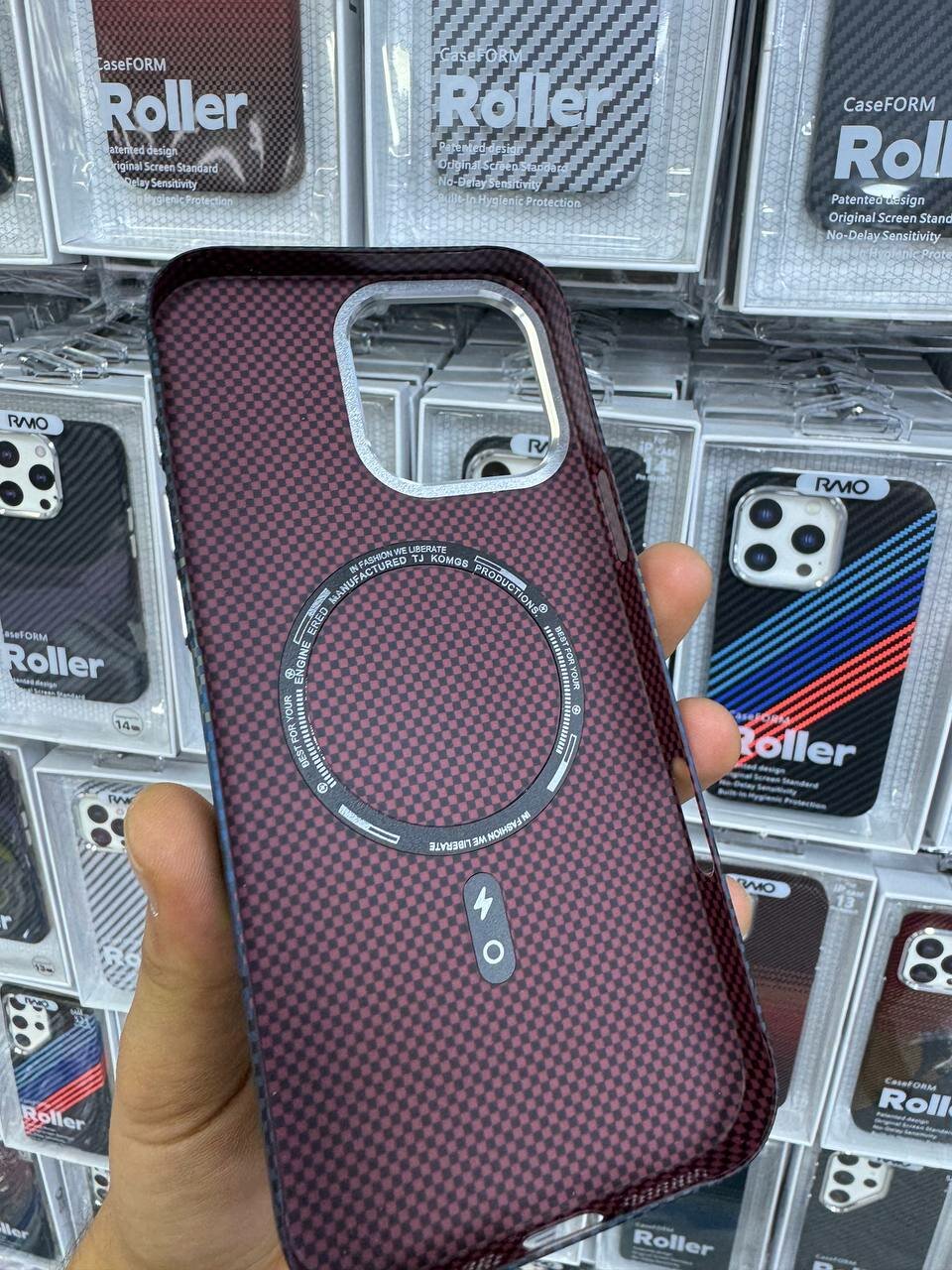 Чехол с карбоновой текстурой, совместимый с, для iPhone 16 Pro MAX — фото 1