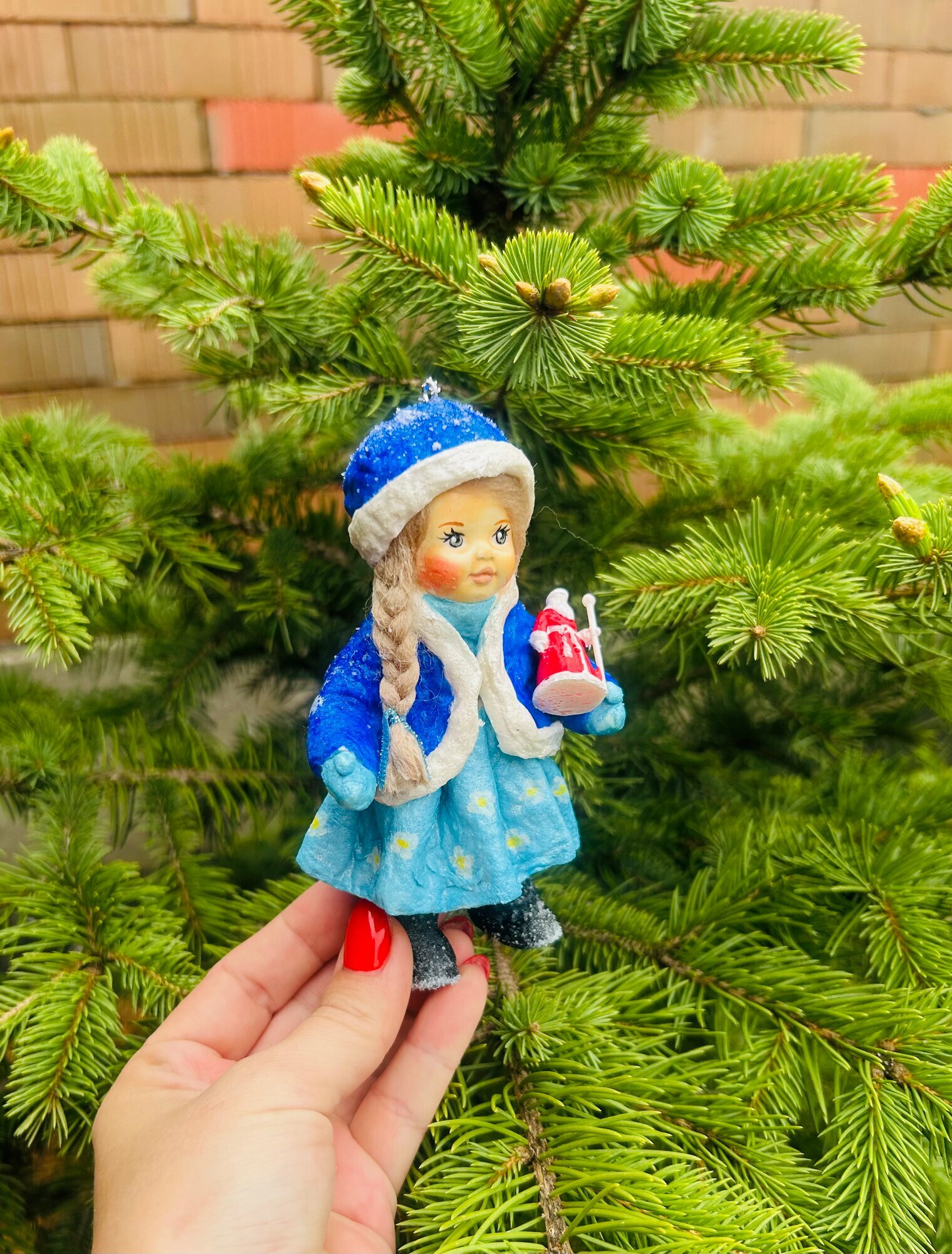 Ватная елочная игрушка - малышка в костюме Снегурочки