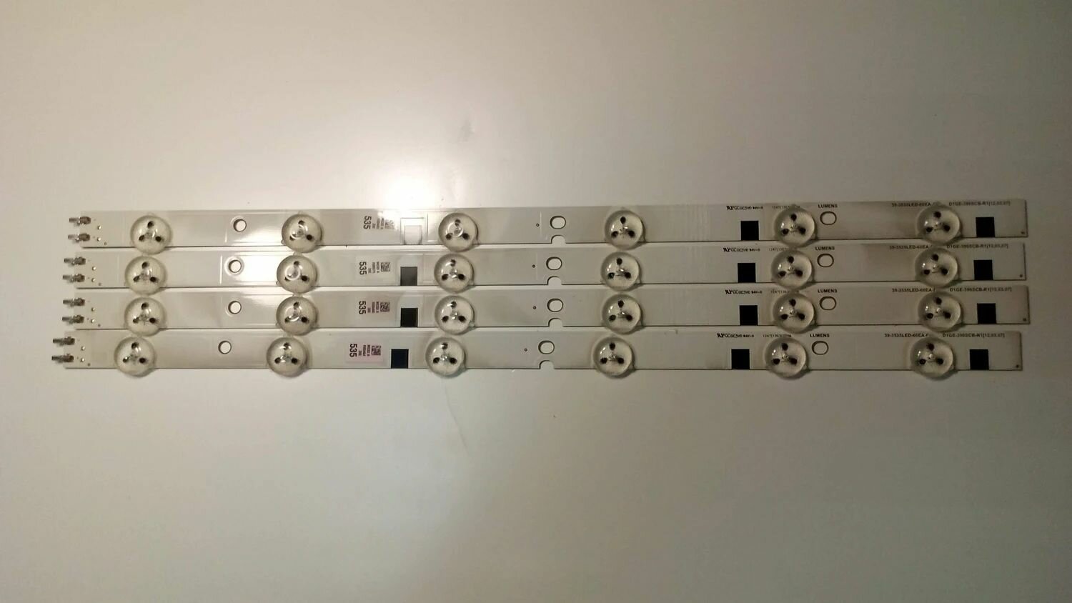 39-3535LED-60EA-R D1GE-390SCB-R1 LCD Панели Samsung DE390BGA-C1 за 1 планку для Ue39Eh5003W Ad02 Lcd Телевизор Samsung LCD, LED подсветка (string стринг светодиодный) для матрицы арт. 7188