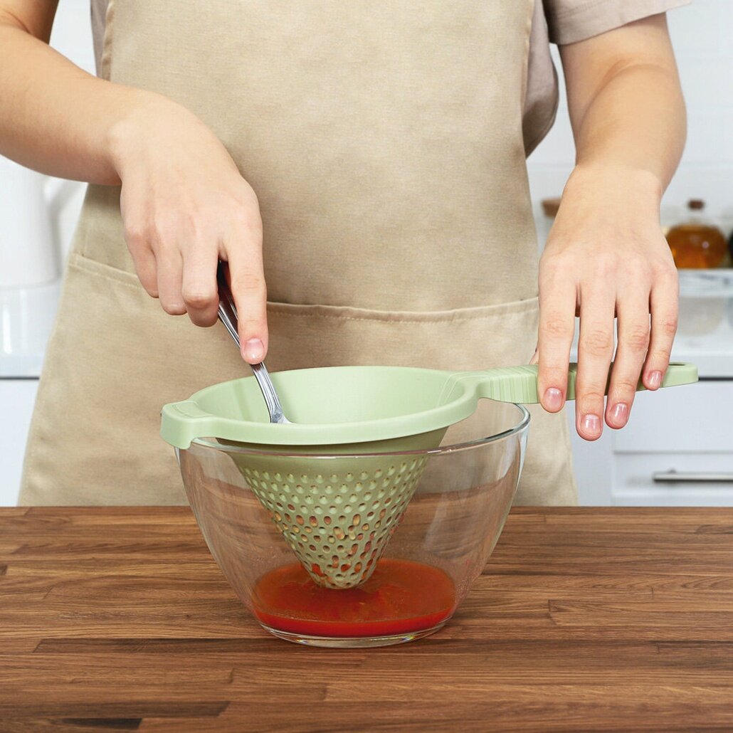 Сито-дуршлаг 15см из пластика с ручкой и отверстием для слива воды