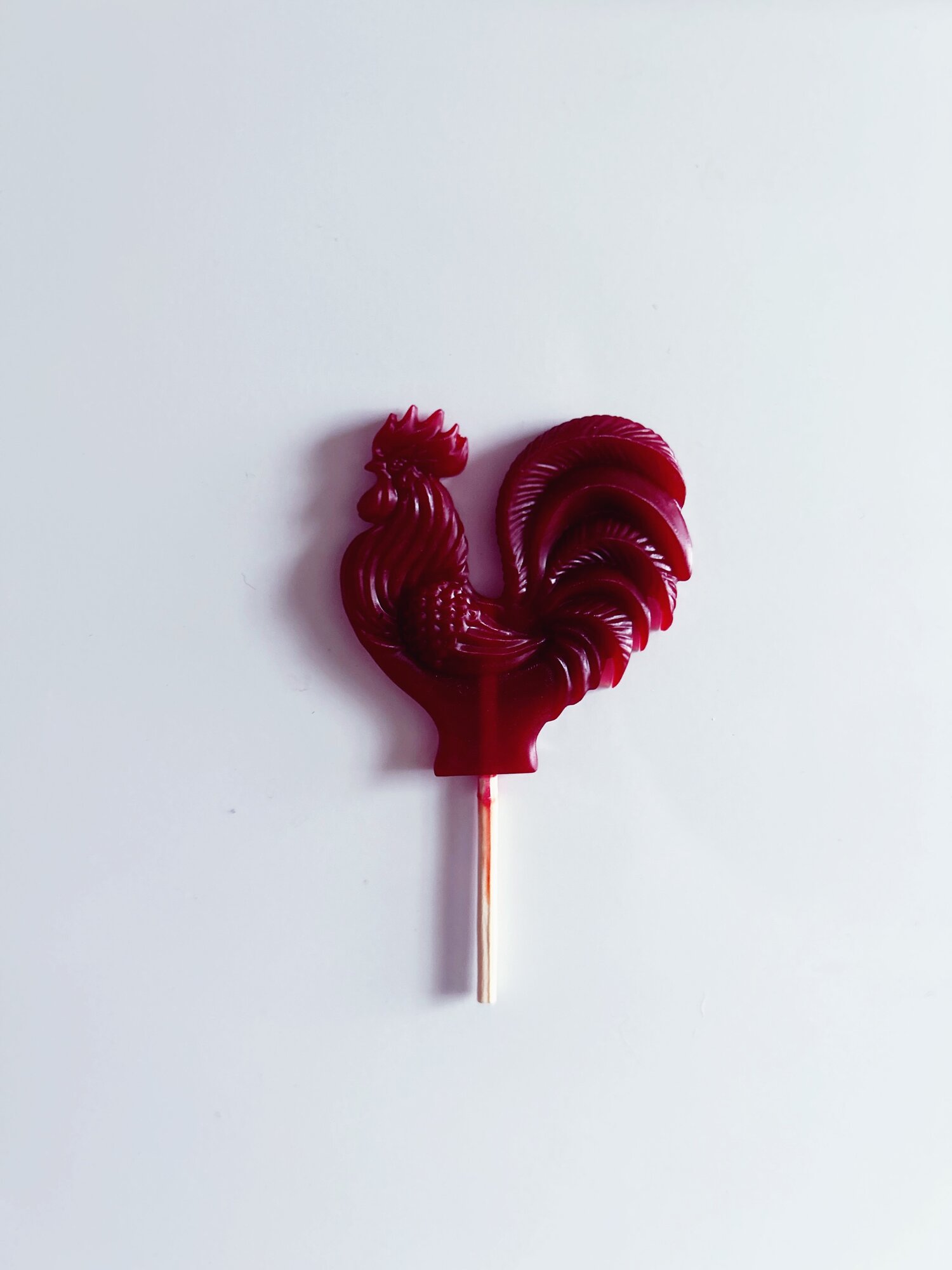 Магнитик на холодильник "Леденец петушок" красный