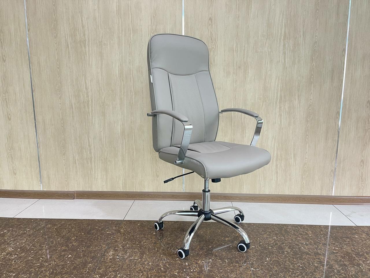 Идеальное, удобное и красивое кресло для дома и работы 1118 Beige — фото 1