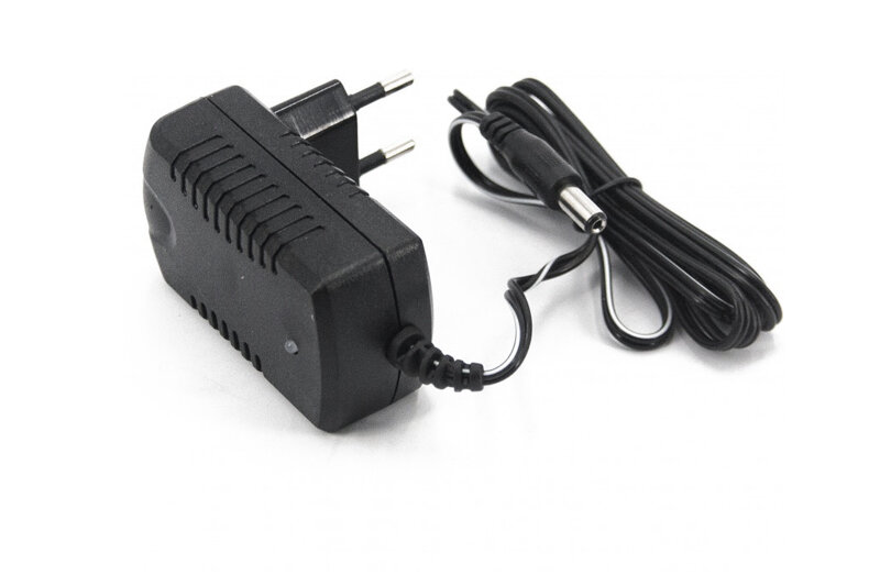 Зарядное устройство HKI 12V 1000 mA с индикатором заряда для электромобилей