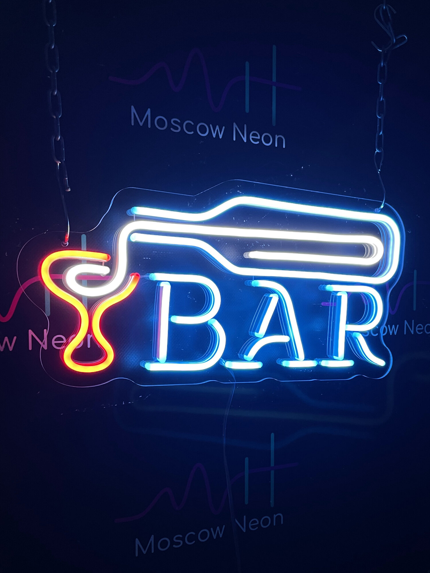 Неоновая вывеска с надписью бар и бутылкой, 41 х 20 см. (Bar) — фото 1