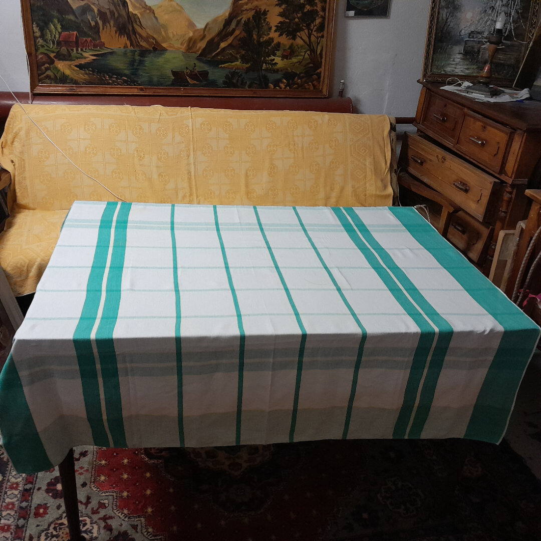 Скатерть льняная 120х120 см в клеточку. Винтаж СССР.