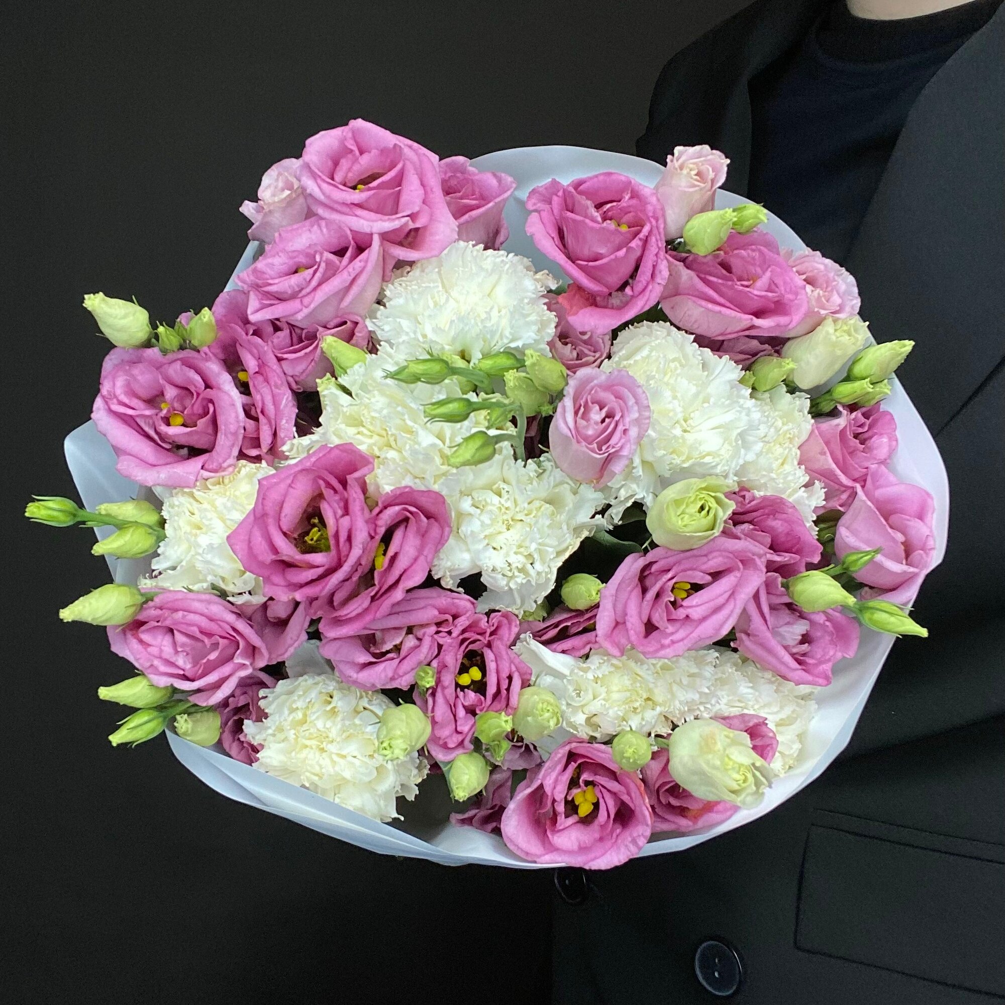 Букет с эустомами (эустомы 10 шт диантусы 9 шт) высота букета 45 см