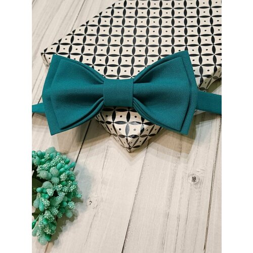 Бабочка , зеленый