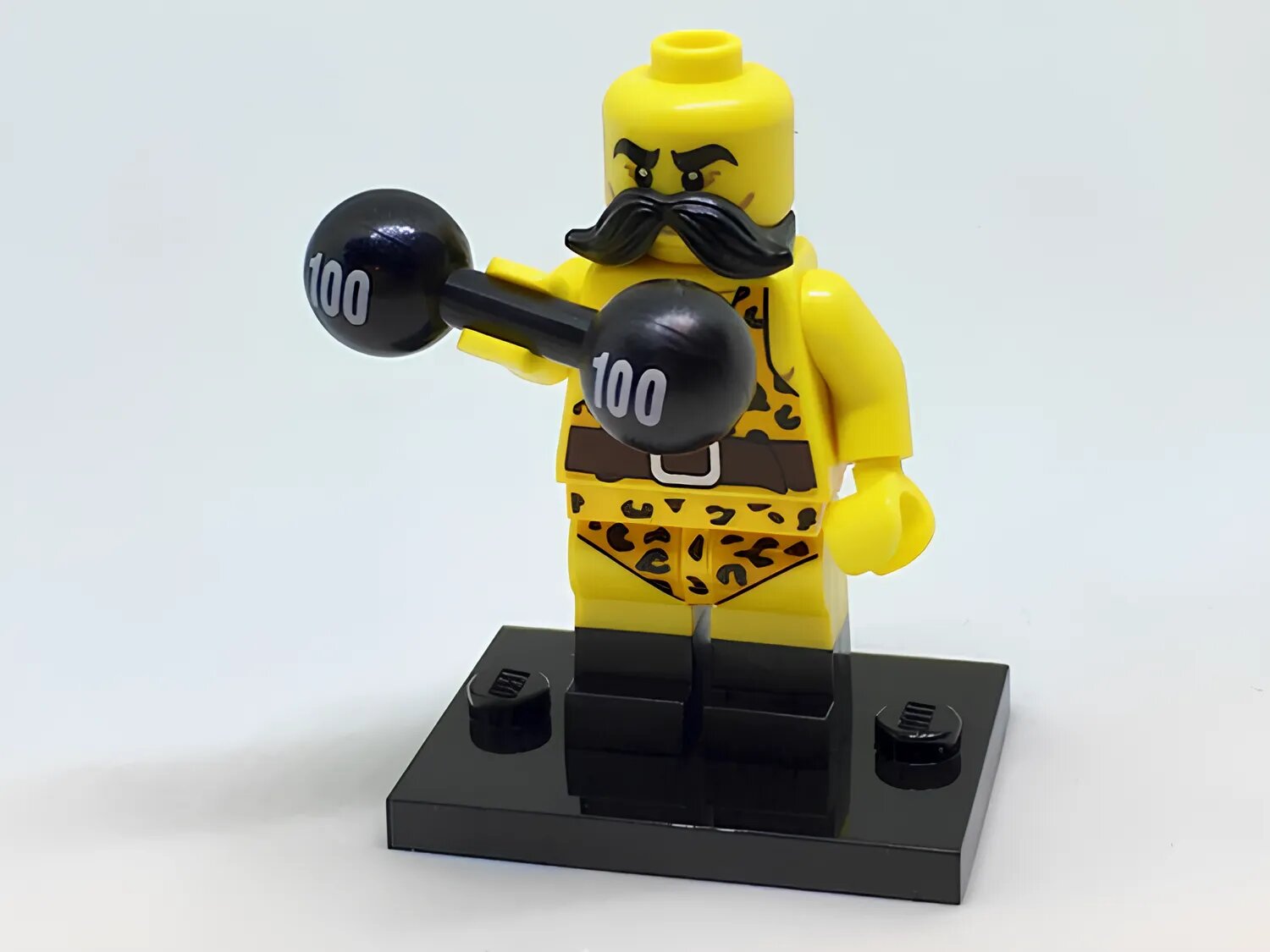 Минифигурка LEGO Circus Strongman 71018 col17-2 71018 N