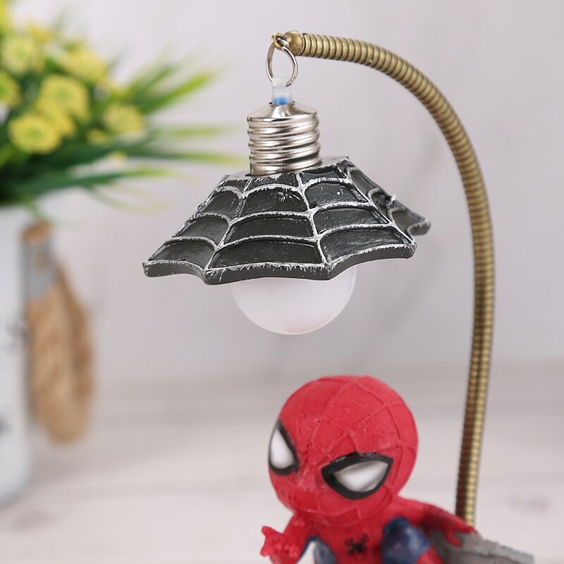 Светильник-ночник "Человек-паук" на разрушенной стене - фотография № 4